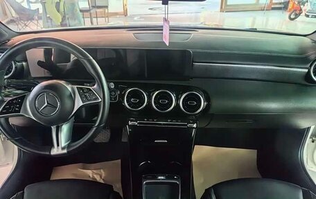 Mercedes-Benz A-Класс, 2023 год, 1 715 000 рублей, 6 фотография