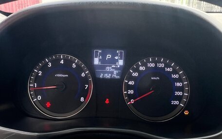 Hyundai Solaris II рестайлинг, 2015 год, 810 000 рублей, 9 фотография