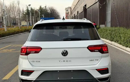 Volkswagen T-Roc I, 2023 год, 1 390 000 рублей, 4 фотография