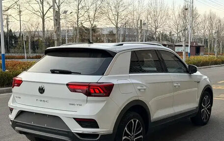 Volkswagen T-Roc I, 2023 год, 1 390 000 рублей, 6 фотография