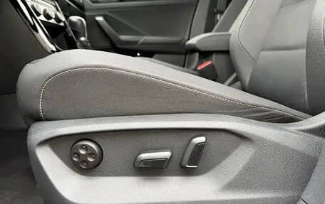 Volkswagen T-Roc I, 2023 год, 1 390 000 рублей, 10 фотография