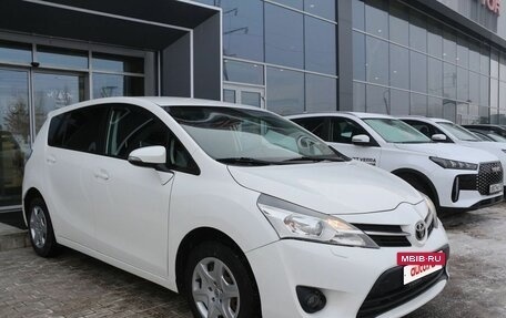 Toyota Verso I, 2013 год, 1 090 000 рублей, 3 фотография