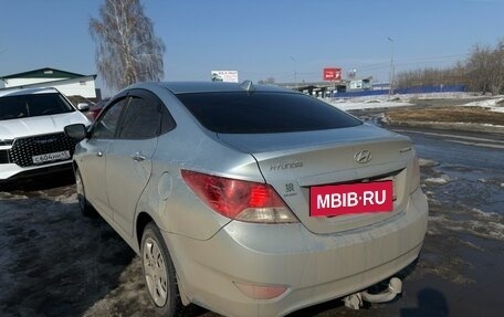 Hyundai Solaris II рестайлинг, 2011 год, 632 000 рублей, 2 фотография