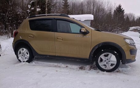 Renault Sandero II рестайлинг, 2016 год, 670 000 рублей, 2 фотография