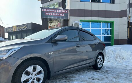 Hyundai Solaris II рестайлинг, 2015 год, 1 000 000 рублей, 8 фотография