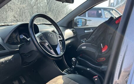 Hyundai Solaris II рестайлинг, 2015 год, 1 000 000 рублей, 17 фотография