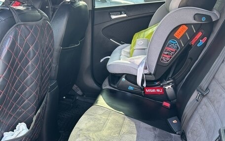 Hyundai Solaris II рестайлинг, 2015 год, 1 000 000 рублей, 15 фотография