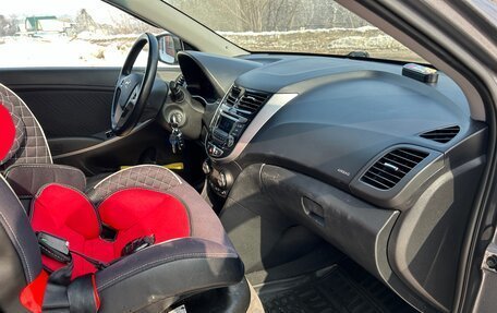 Hyundai Solaris II рестайлинг, 2015 год, 1 000 000 рублей, 25 фотография