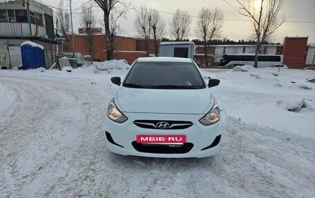 Hyundai Solaris II рестайлинг, 2012 год, 730 000 рублей, 2 фотография