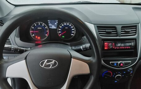 Hyundai Solaris II рестайлинг, 2012 год, 730 000 рублей, 11 фотография