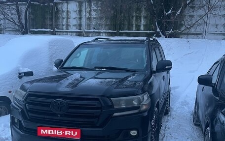 Toyota Land Cruiser 200, 2014 год, 2 780 000 рублей, 3 фотография