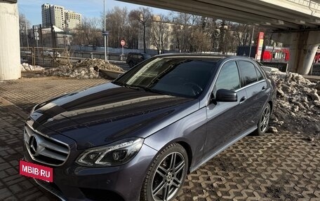 Mercedes-Benz E-Класс, 2015 год, 1 950 000 рублей, 3 фотография