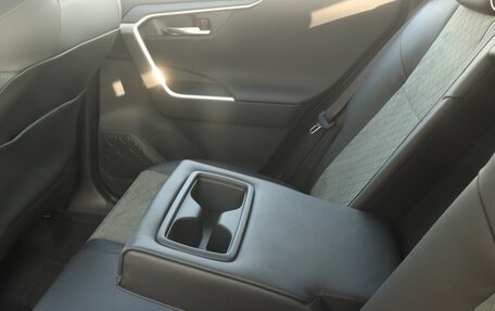 Toyota RAV4, 2025 год, 4 264 000 рублей, 8 фотография