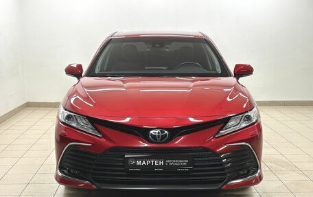 Toyota Camry, 2021 год, 3 300 000 рублей, 2 фотография