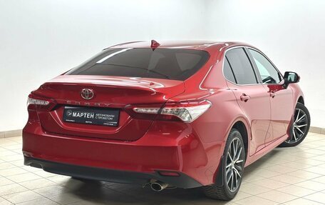 Toyota Camry, 2021 год, 3 300 000 рублей, 4 фотография