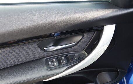 BMW 3 серия, 2018 год, 2 700 000 рублей, 14 фотография