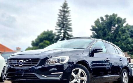 Volvo V60 I, 2017 год, 1 470 000 рублей, 1 фотография