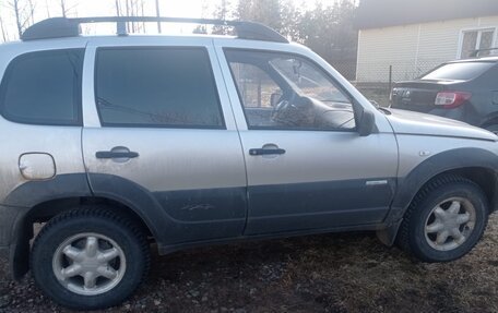 Chevrolet Niva I рестайлинг, 2011 год, 330 000 рублей, 1 фотография