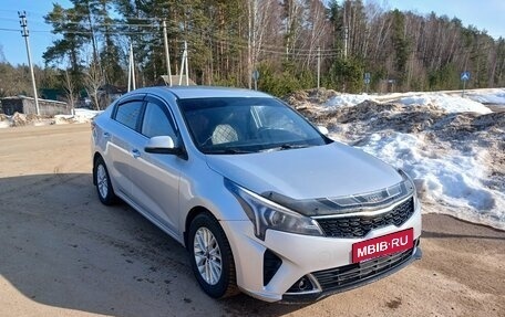 KIA Rio IV, 2021 год, 1 300 000 рублей, 2 фотография