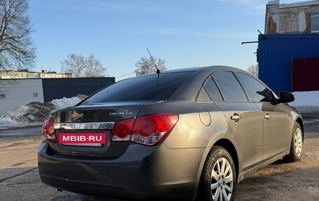 Chevrolet Cruze II, 2011 год, 585 000 рублей, 7 фотография