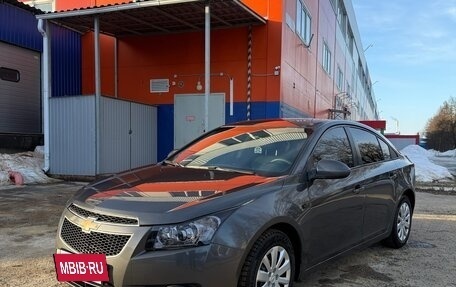 Chevrolet Cruze II, 2011 год, 585 000 рублей, 3 фотография