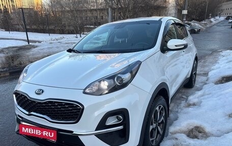 KIA Sportage IV рестайлинг, 2021 год, 2 100 000 рублей, 2 фотография