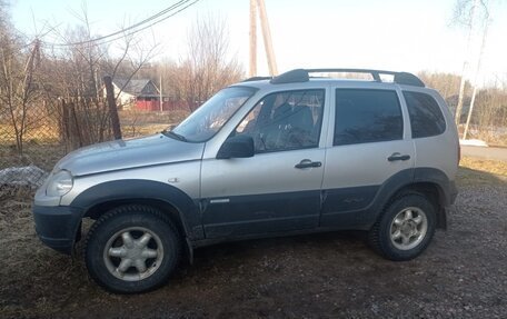 Chevrolet Niva I рестайлинг, 2011 год, 330 000 рублей, 3 фотография