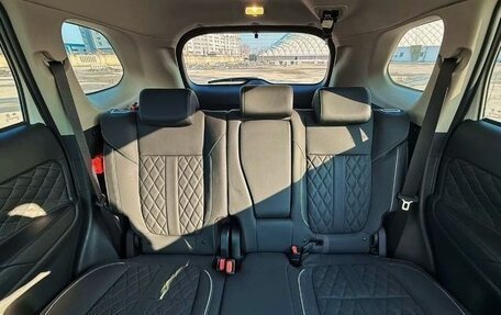 Mitsubishi Outlander III рестайлинг 3, 2022 год, 2 300 000 рублей, 19 фотография