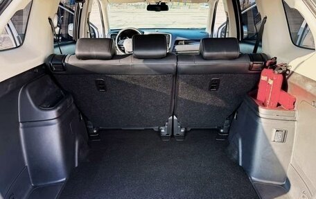 Mitsubishi Outlander III рестайлинг 3, 2022 год, 2 300 000 рублей, 16 фотография