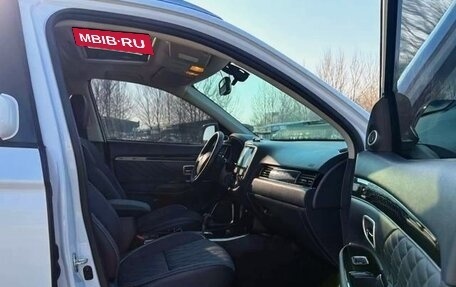 Mitsubishi Outlander III рестайлинг 3, 2022 год, 2 300 000 рублей, 18 фотография