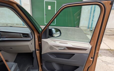 Volkswagen Multivan, 2023 год, 5 600 000 рублей, 7 фотография