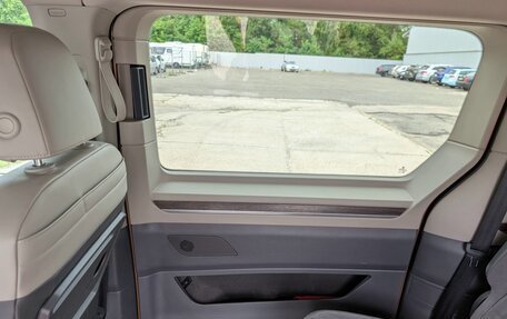 Volkswagen Multivan, 2023 год, 5 600 000 рублей, 15 фотография