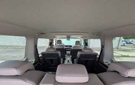 Volkswagen Multivan, 2023 год, 5 600 000 рублей, 22 фотография