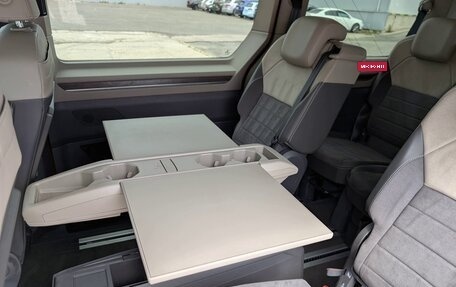 Volkswagen Multivan, 2023 год, 5 600 000 рублей, 18 фотография