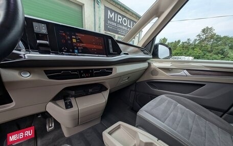 Volkswagen Multivan, 2023 год, 5 600 000 рублей, 13 фотография