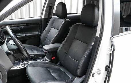 Mitsubishi Outlander III рестайлинг 3, 2018 год, 1 890 000 рублей, 8 фотография