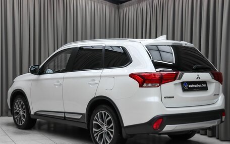 Mitsubishi Outlander III рестайлинг 3, 2018 год, 1 890 000 рублей, 6 фотография