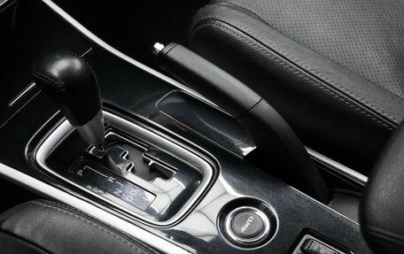 Mitsubishi Outlander III рестайлинг 3, 2018 год, 1 890 000 рублей, 16 фотография