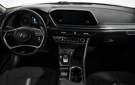 Hyundai Sonata VIII, 2021 год, 1 790 000 рублей, 12 фотография