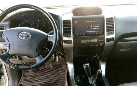 Toyota Land Cruiser Prado 120 рестайлинг, 2007 год, 2 150 000 рублей, 5 фотография