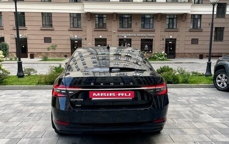 Skoda Superb III рестайлинг, 2020 год, 2 800 000 рублей, 2 фотография