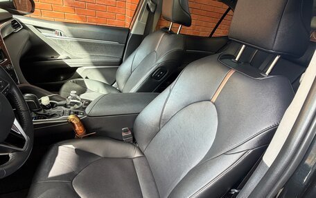 Toyota Camry, 2023 год, 3 800 000 рублей, 7 фотография