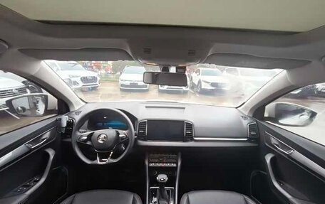 Skoda Karoq I, 2023 год, 2 050 000 рублей, 9 фотография