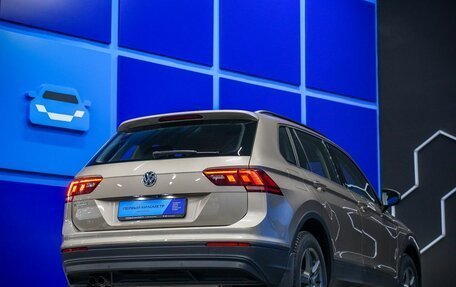 Volkswagen Tiguan II, 2020 год, 2 744 000 рублей, 6 фотография