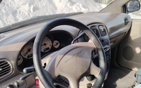 Chrysler Voyager IV, 2003 год, 320 000 рублей, 10 фотография