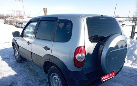 Chevrolet Niva I рестайлинг, 2017 год, 680 000 рублей, 5 фотография