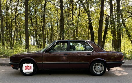 BMW 5 серия, 1985 год, 445 000 рублей, 2 фотография