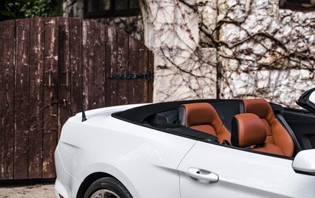 Ford Mustang VI рестайлинг, 2021 год, 5 950 000 рублей, 8 фотография