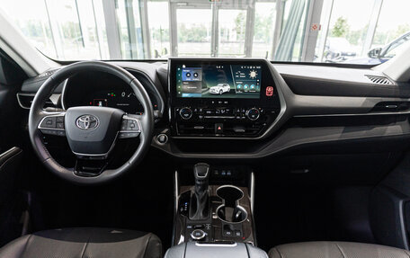 Toyota Highlander, 2026 год, 5 990 000 рублей, 18 фотография