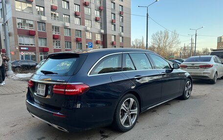 Mercedes-Benz E-Класс, 2019 год, 4 500 000 рублей, 7 фотография